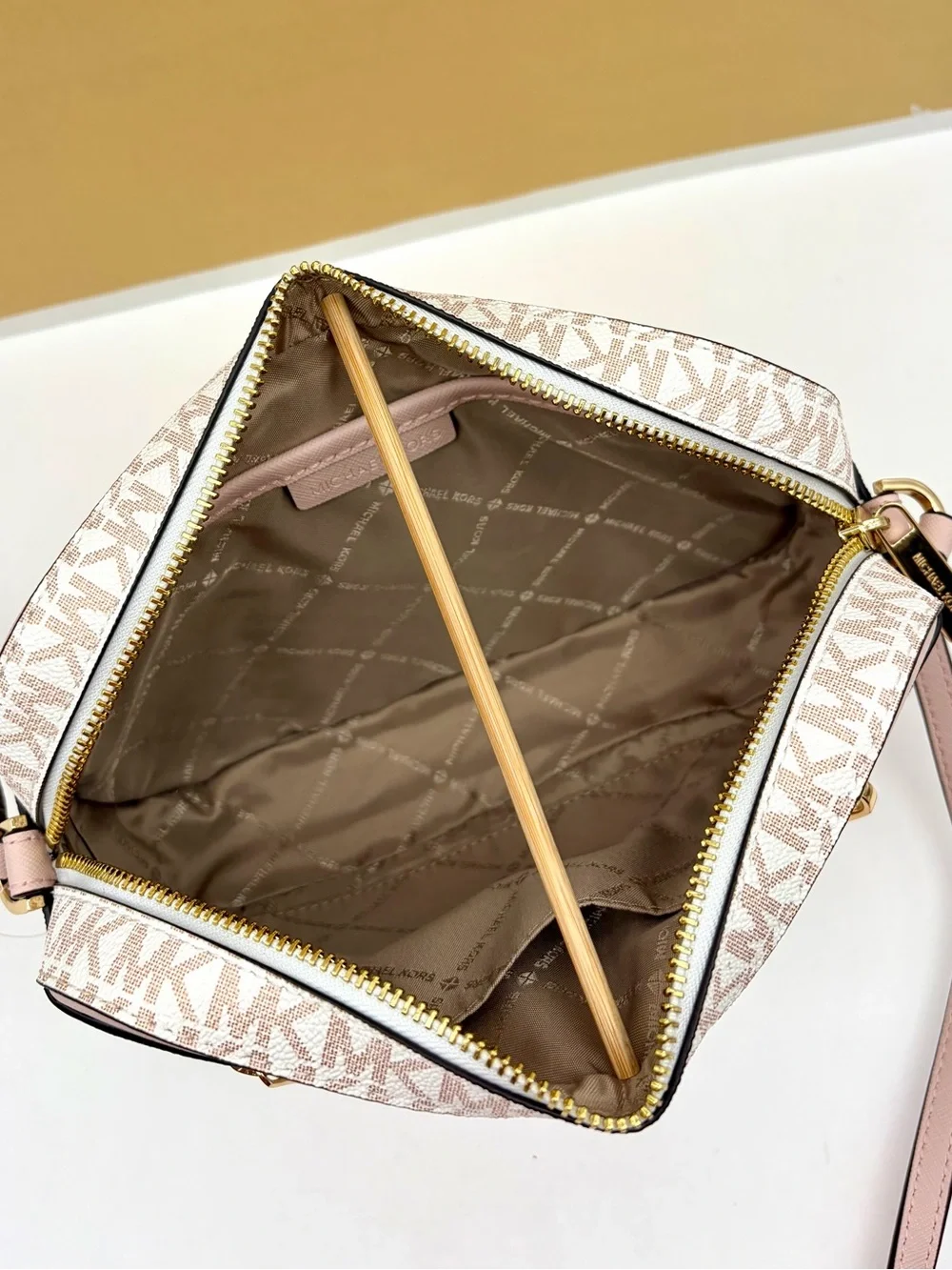 Michael Kors Jet Set Travel EW  Crossbody Bag Optic White Rose Gold